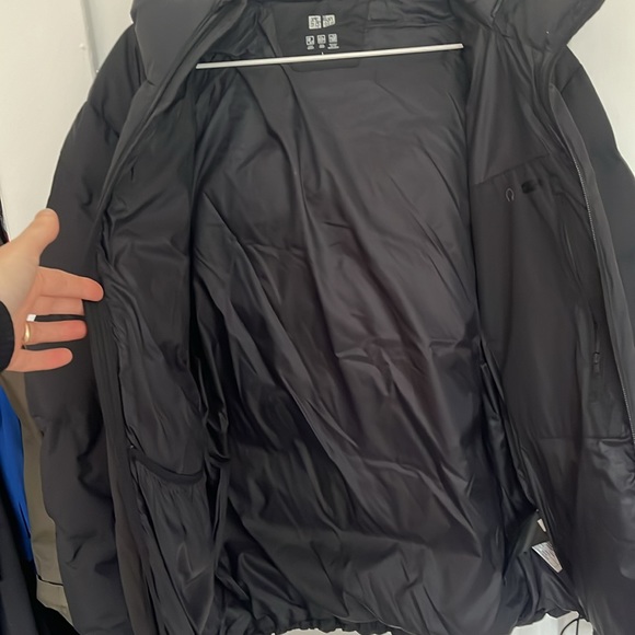 Uniqlo Black Seamless Parka - Picture 8 of 9